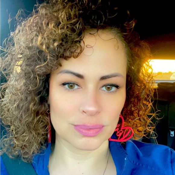 Meet your Posher, Amy - Picture 1 of 1